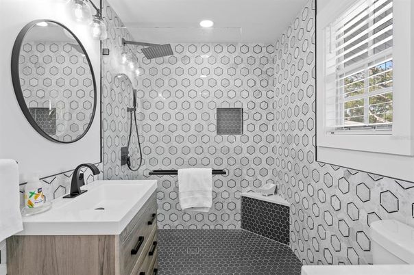 Bathroom, Interior, Recessed Lighting