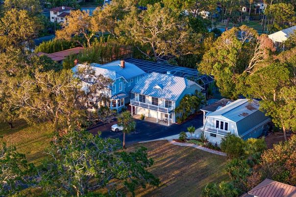 Exterior, Drone