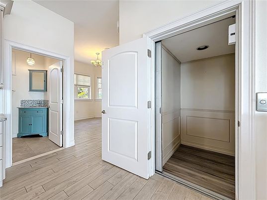 Bathroom, Interior, Pendant Lights, Wood Texture Flooring