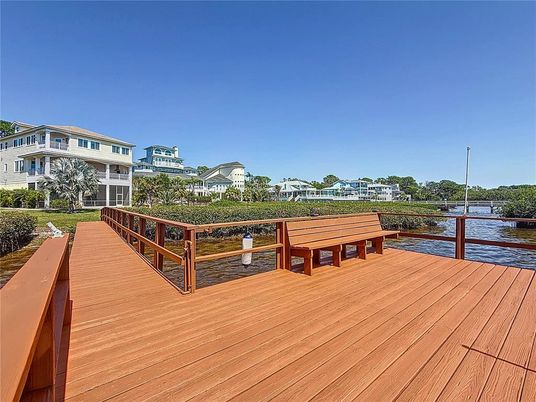 Exterior, Lake