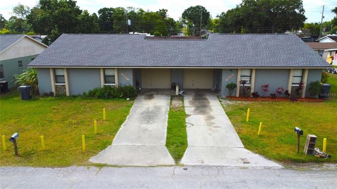 Exterior, Facade, Ranch