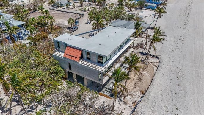 Exterior, Drone