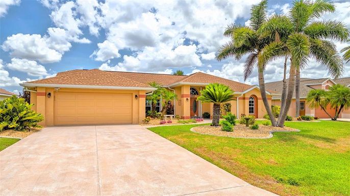 Attached, Backyard, Exterior, Facade, Ranch