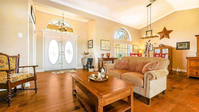 Interior, Living room, Pendant Lights, Wood Texture Flooring