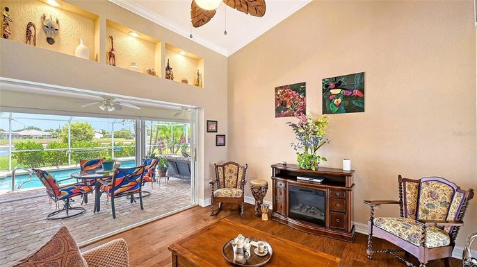 Dining room, Fireplace, Interior, Wood Texture Flooring