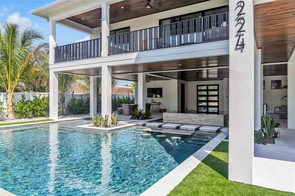 Exterior, Pool