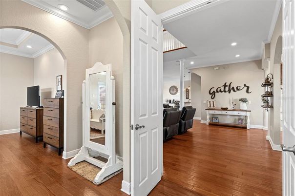Interior, Recessed Lighting, Wood Texture Flooring