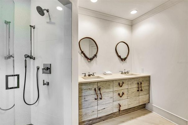 Bathroom, Dual Sink Vanities, Interior, Recessed Lighting