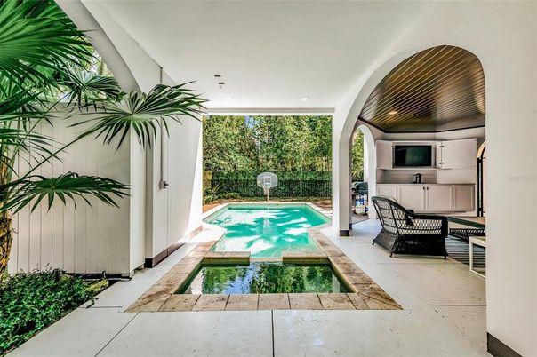 Exterior, Interior, Pool, Recessed Lighting