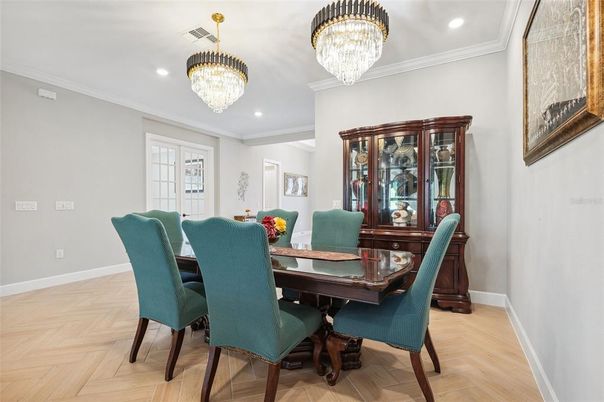Chandelier, Dining room, Interior, Recessed Lighting, Wood Texture Flooring