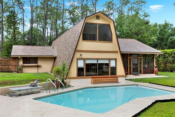 Exterior, Pool