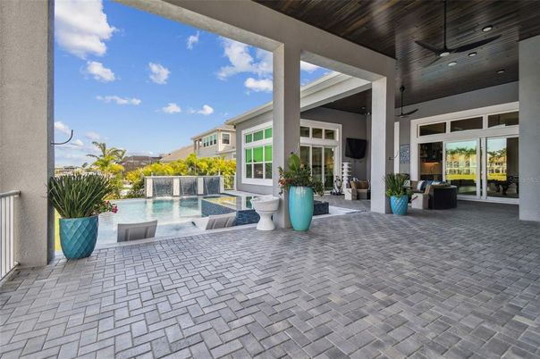 Exterior, Pool