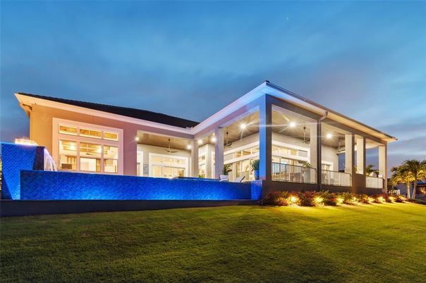 Backyard, Exterior, Facade, Modern