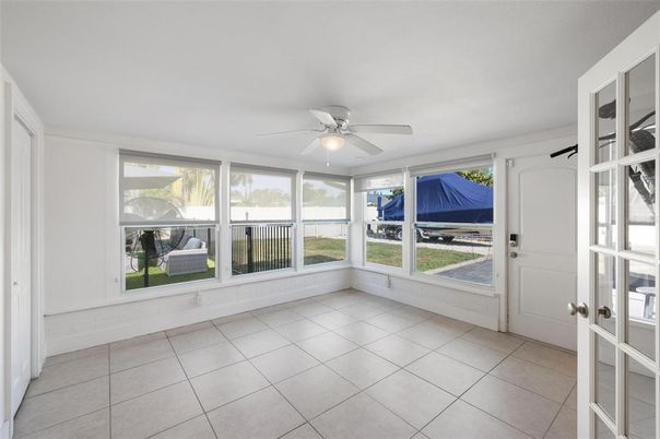 Empty room, Interior, Sun Room