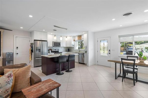 Dining room, Interior, Kitchen, Pendant Lights, Recessed Lighting, Stainless Steel Appliances