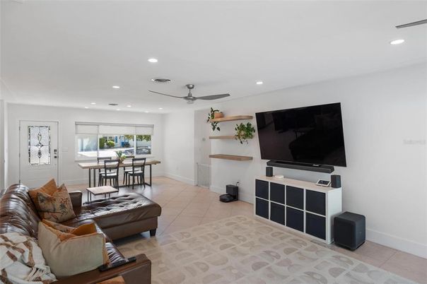 Dining room, Interior, Living room, Recessed Lighting