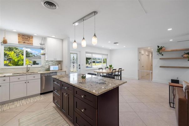 Dining room, Interior, Kitchen, Pendant Lights, Recessed Lighting, Stainless Steel Appliances