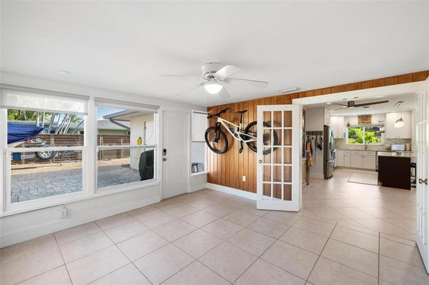 Interior, Pendant Lights, Washer, Wooden Walls