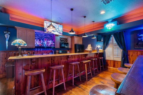 Interior, Pendant Lights, Recessed Lighting, Wood Texture Flooring