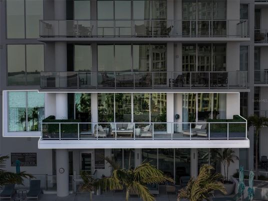 Exterior, Facade, Modern