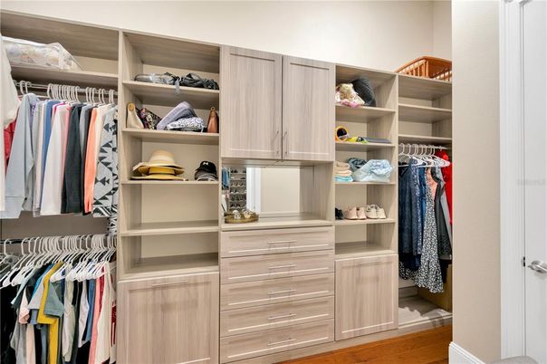 Interior, Walk-in Closets, Wood Texture Flooring