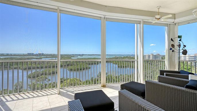Interior, Sun Room, Water