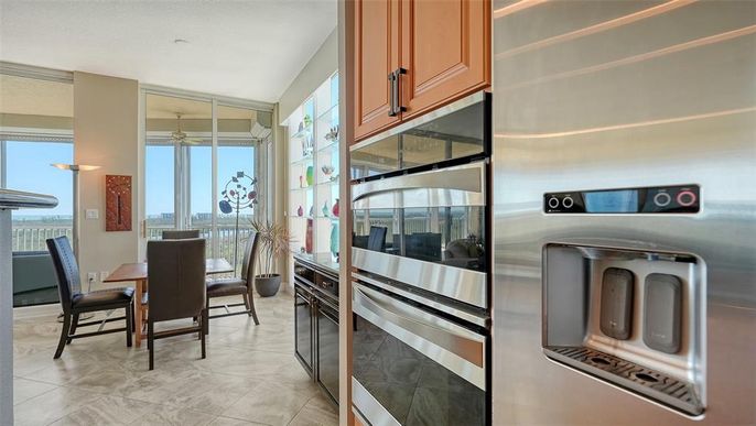 Dining room, Interior, Kitchen, Stainless Steel Appliances