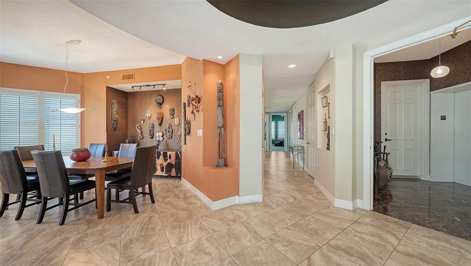 Dining room, Interior, Pendant Lights, Recessed Lighting