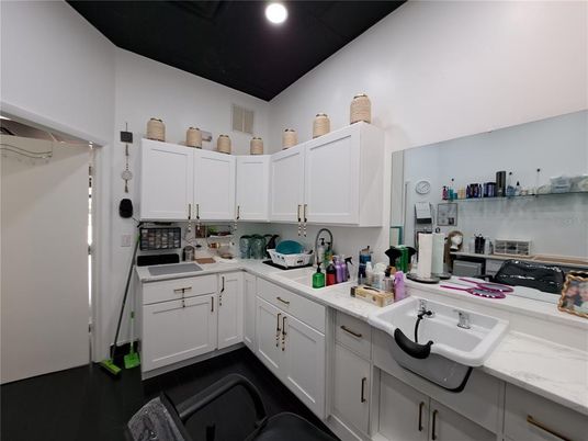 Interior, Kitchen, Recessed Lighting, Water