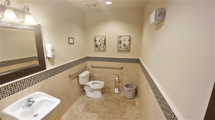 Bathroom, Interior, Recessed Lighting