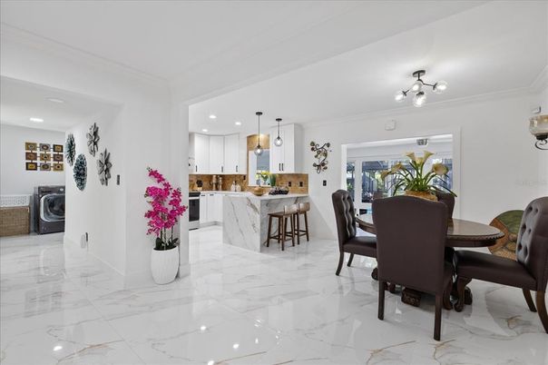 Dining room, Interior, Kitchen, Marble, Pendant Lights, Recessed Lighting, Washer