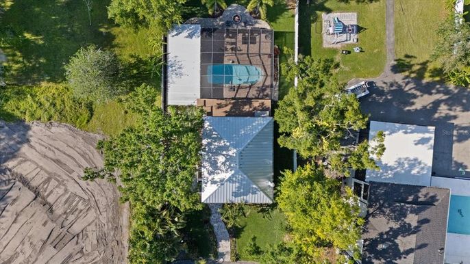 Exterior, Drone