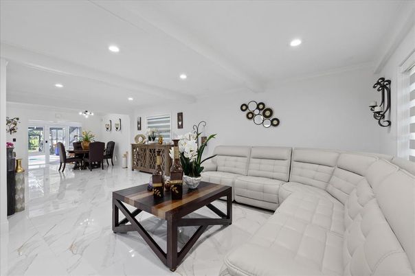 Chandelier, Dining room, Interior, Living room, Marble, Recessed Lighting