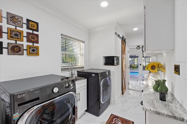 Interior, Marble, Recessed Lighting, Washer