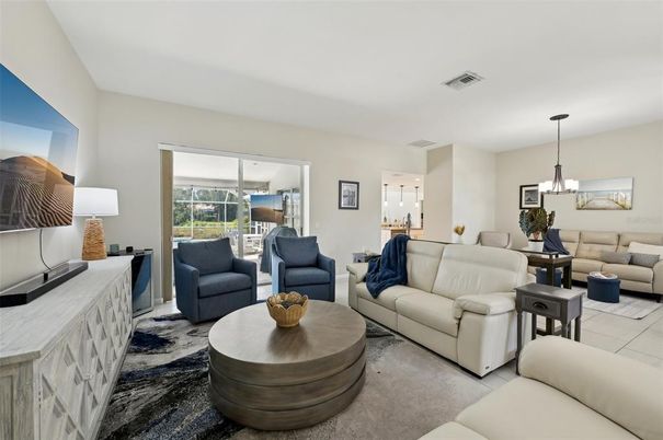 Dining room, Interior, Living room, Pendant Lights