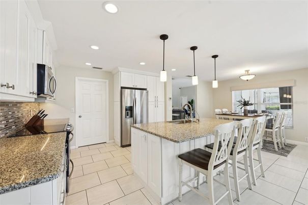 Dining room, Interior, Kitchen, Pendant Lights, Recessed Lighting, Stainless Steel Appliances