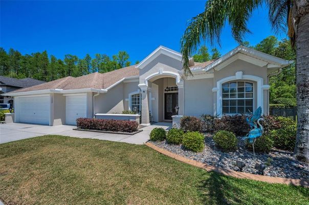 Attached, Exterior, Facade, Ranch
