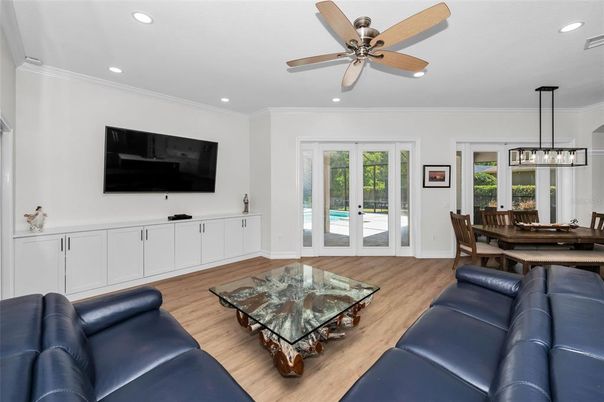 Dining room, Interior, Living room, Pendant Lights, Recessed Lighting, Wood Texture Flooring