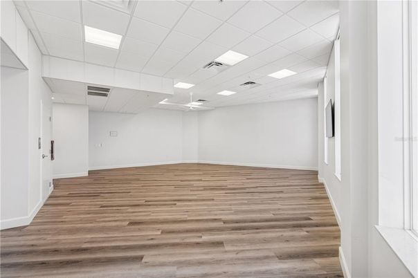 Empty room, Interior, Recessed Lighting, Wood Texture Flooring