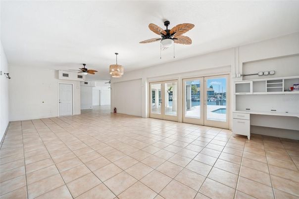 Chandelier, Empty room, Interior, Pendant Lights