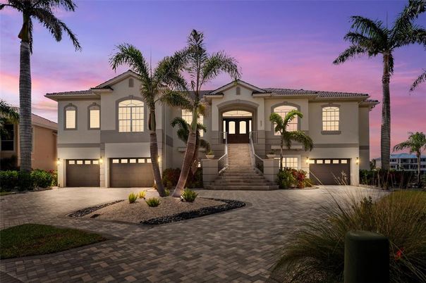 Attached, Exterior, Facade, Mediterranean