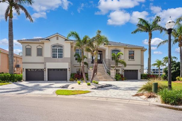 Attached, Exterior, Facade, Mediterranean