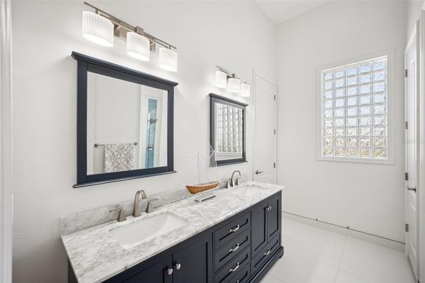 Bathroom, Dual Sink Vanities, Interior