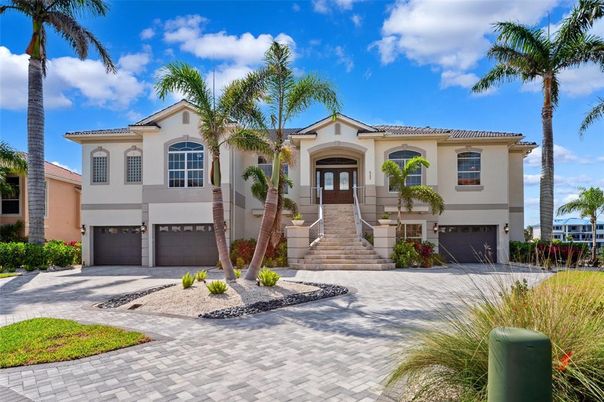 Attached, Exterior, Facade, Mediterranean