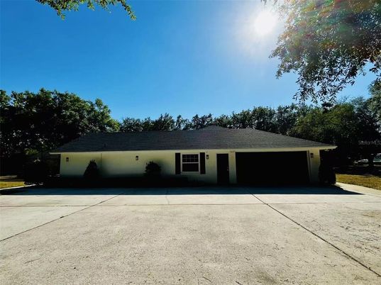 Attached, Exterior, Facade, Ranch