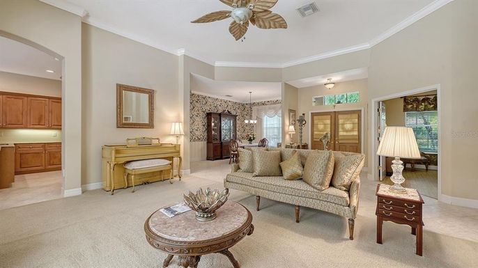 Dining room, Interior, Living room, Pendant Lights, Piano, Recessed Lighting