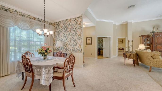 Chandelier, Dining room, Interior