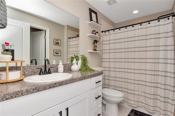 Bathroom, Dual Sink Vanities, Interior, Recessed Lighting