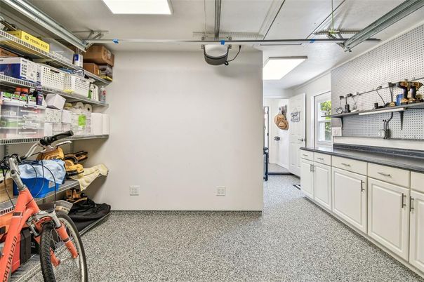 Garage, Interior