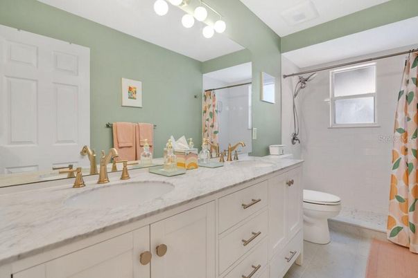 Bathroom, Dual Sink Vanities, Interior